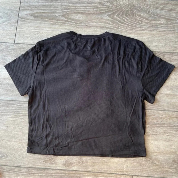 NWT BCBGeneration Solid  Crop T-shirt - Picture 9 of 9